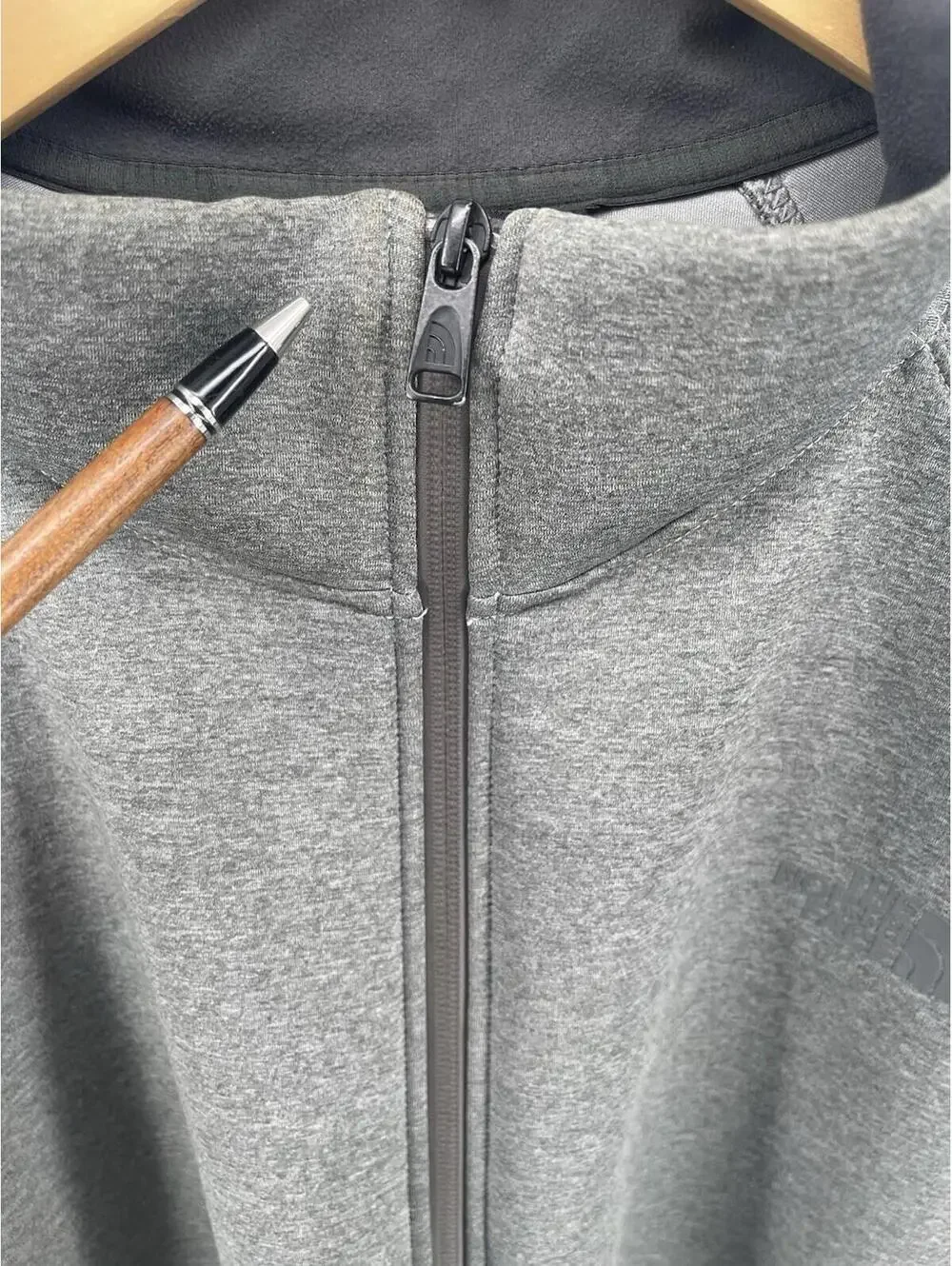 The North Face Men’s XL Gray‎ Full Zip Polyester Fleece Jacket